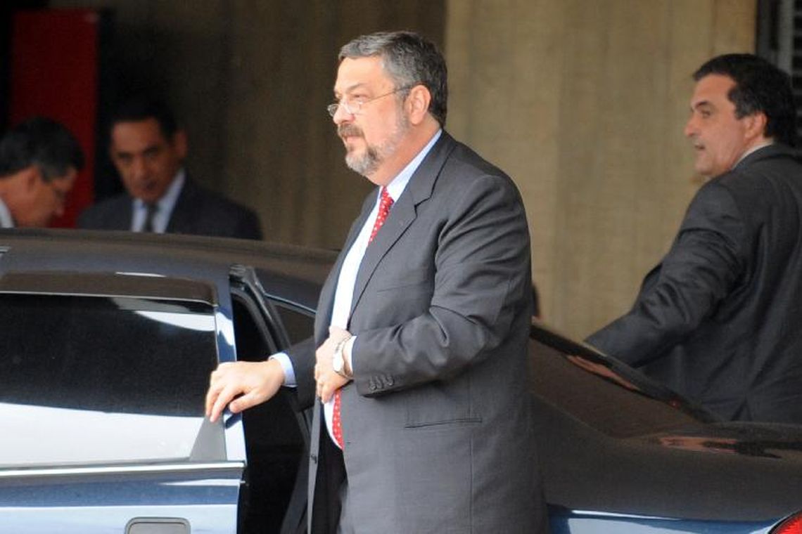Os advogados também questionam a competência da Justiça Federal para julgar Palocci