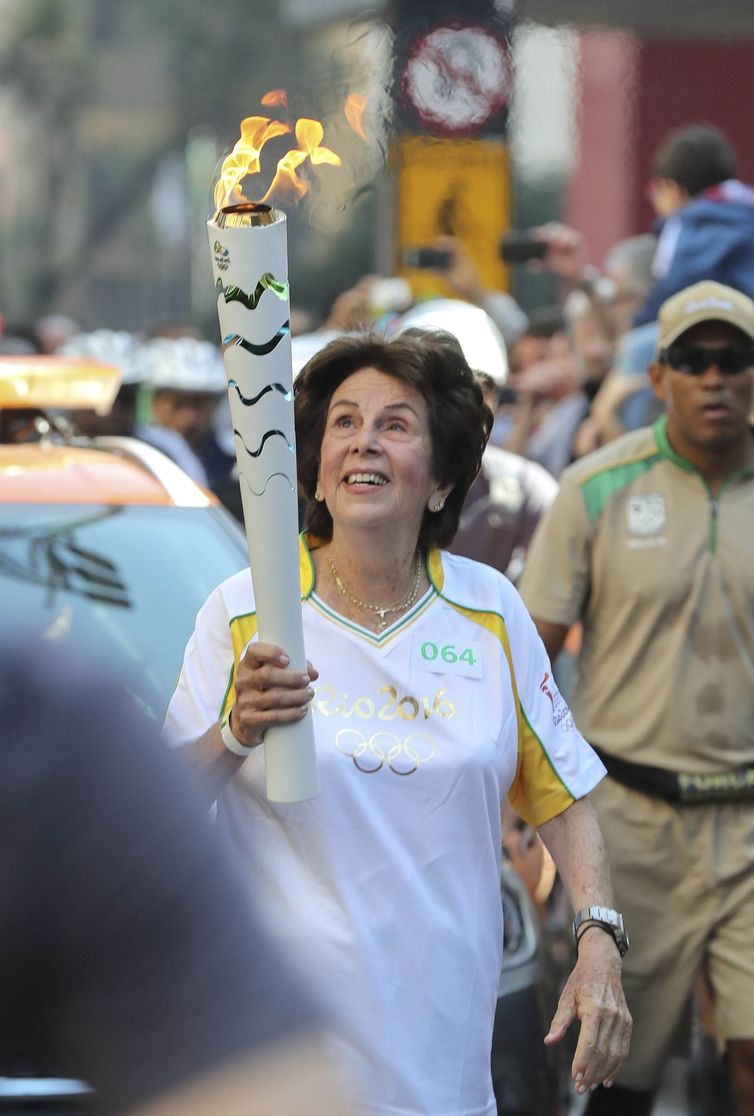 Morre Maria Esther Bueno, maior tenista da história do Brasil