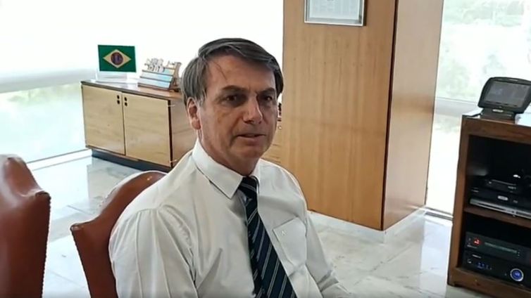 Presidente Jair Bolsonaro faz live após pronunciamento do presidente dos EUA, Donald Trump
