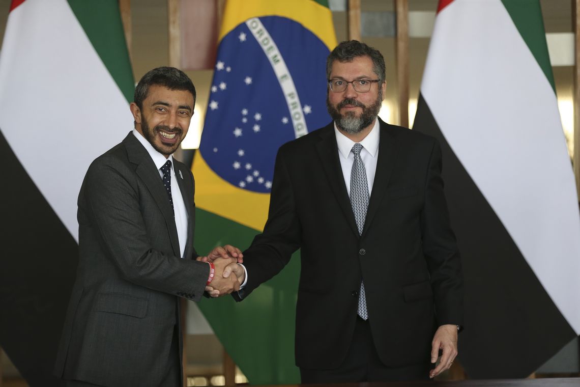 José Cruz/Agência Brasil O ministro das Relações Exteriores, Ernesto Araújo, recebe o ministro dos Negócios Estrangeiros e Cooperação Internacional dos Emirados Árabes Unidos, Xeique Abdullah bin Zayed Al Nahayan, no Palácio Itamaraty.