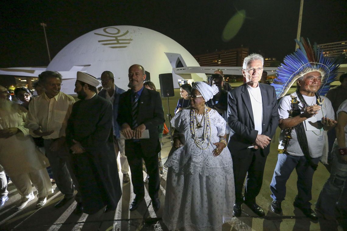 Fabio Rodrigues Pozzebom/Agência Brasil Brasília - Culto ecumênico de encerramento do Águas pela Paz - II Seminário Internacional Água e Transdisciplinaridade no espelho d´água do Museu da República (Fabio Rodrigues Pozzebom/Agência Brasil)