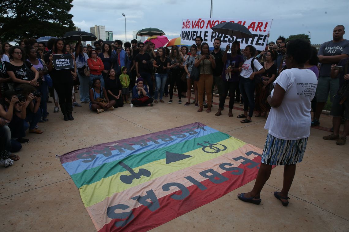 Wilson Dias/Agência Brasil Brasília - Manifestantes fazem ato para homenagear a vereadora Marielle Franco (Wilson Dias/Agência Brasil)