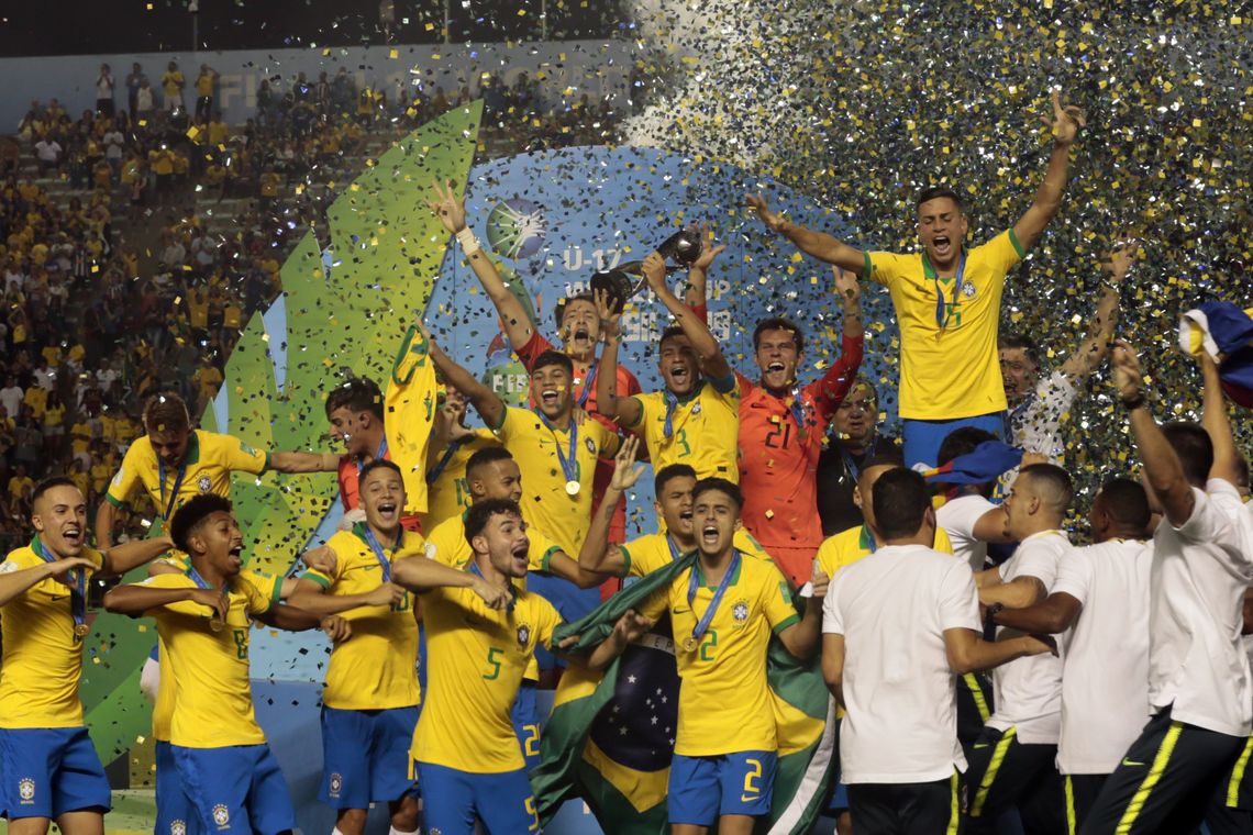 Brasil vence México de virada, com gol nos acréscimos do 2º tempo na Copa do Mundo Sub 17 