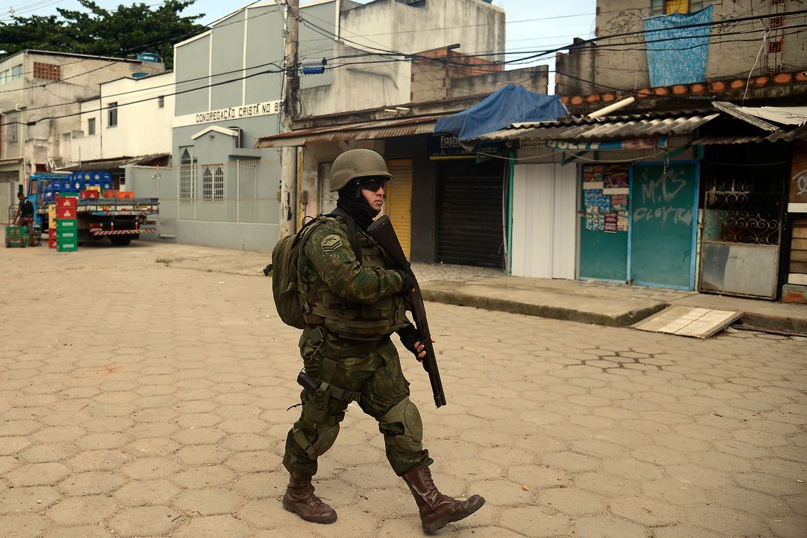 Fernando Frazão/Agência Brasil Rio de Janeiro - Fuzileiros Navais participam de operação de segurança na favela Kelson's, na zona norte do Rio de Janeiro (Fernando Frazão/Agência Brasil)