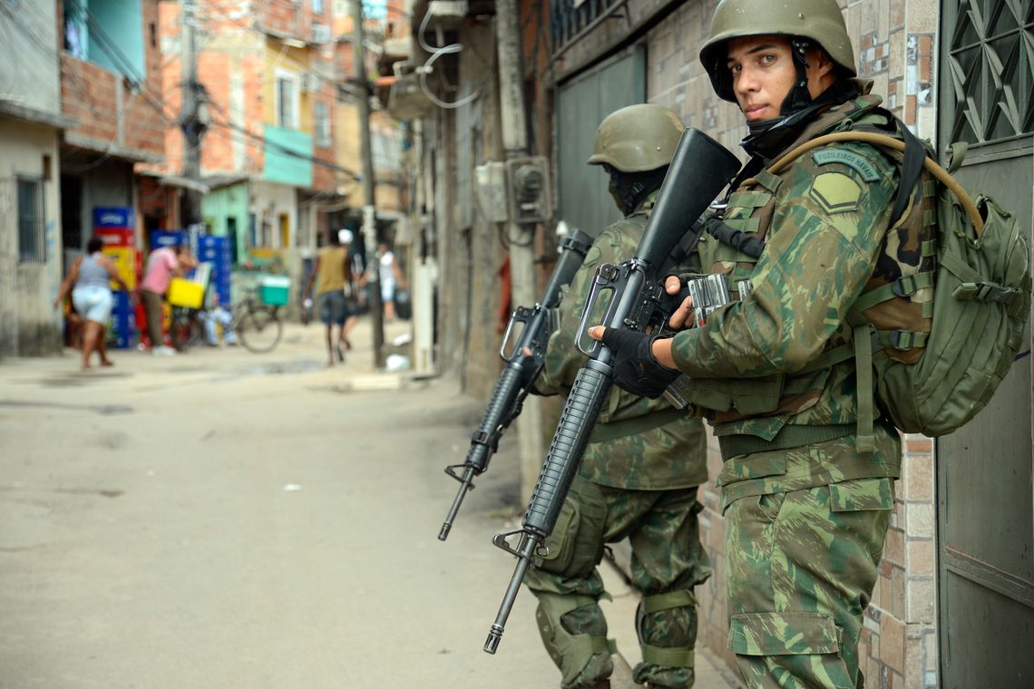 Fernando Frazão/Agência Brasil Rio de Janeiro - Fuzileiros Navais participam de operação de segurança na favela Kelson's, na zona norte do Rio de Janeiro (Fernando Frazão/Agência Brasil)