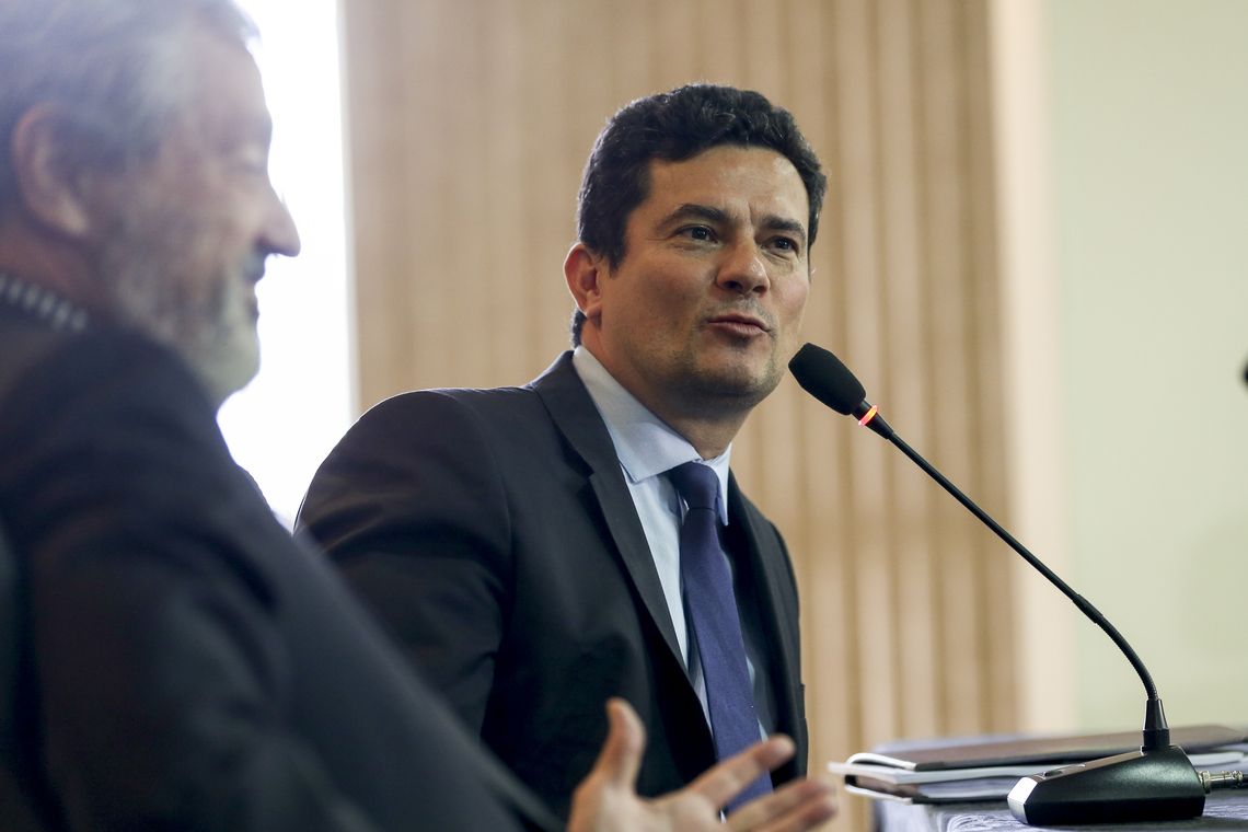 Fabio Rodrigues Pozzebom/Agência Brasil O atual ministro da Justiça, Torquato Jardim, e o futuro ministro da pasta, juiz federal Sérgio Moro, durante coletiva de imprensa após reunião.