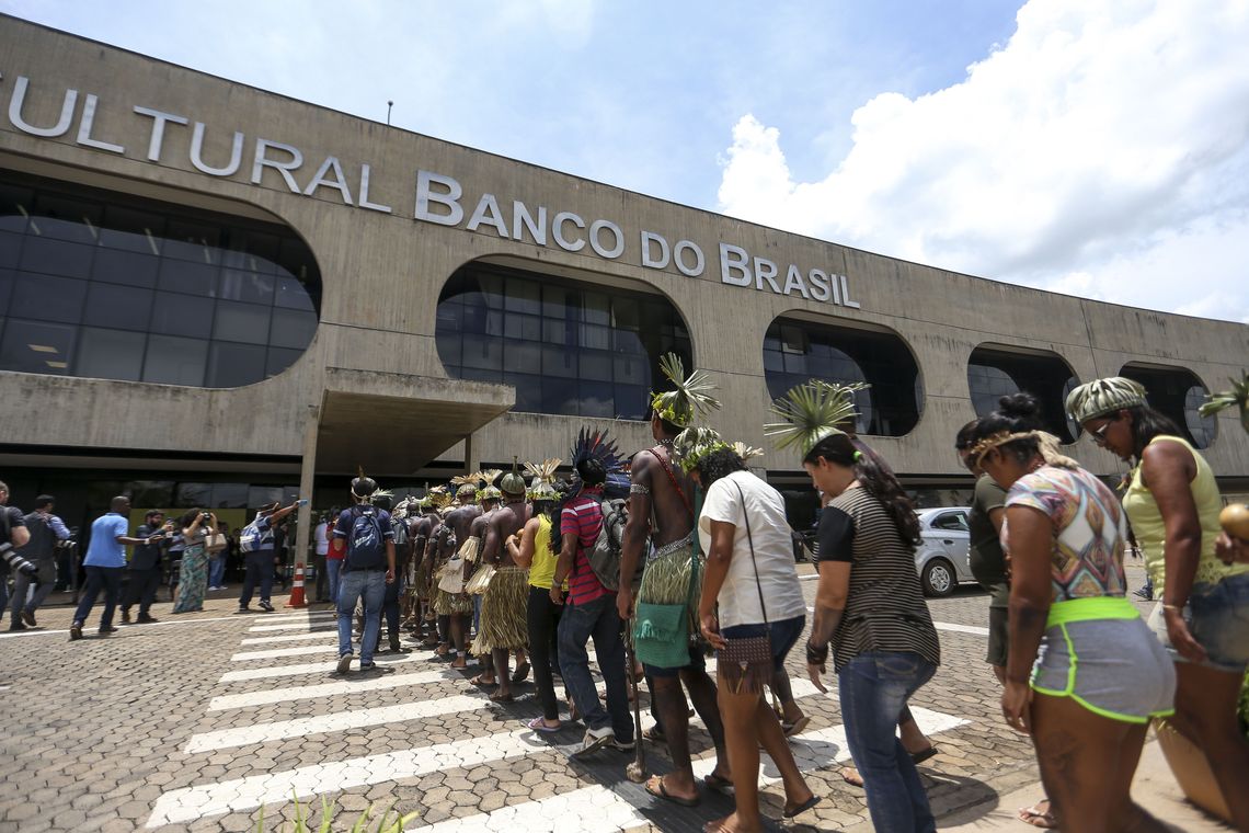 Marcelo Camargo/Agência Brasil Representantes de povos indígenas vão ao CCBB entregar carta ao presidente eleito Jair Bolsonaro.