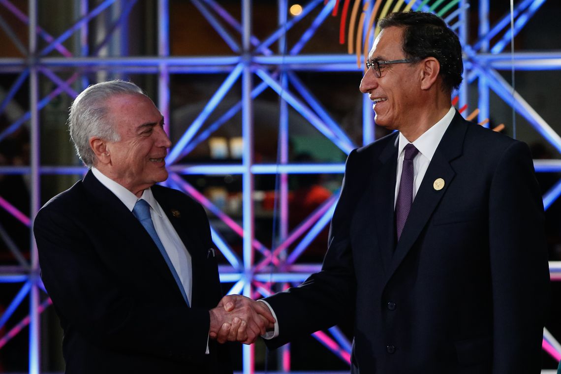 Alan Santos/PR Lima - Presidente da República, Michel Temer, recebe os cumprimentos do Presidente da República do Peru, Martin Alberto Vizcarra (Alan SantosPR)
