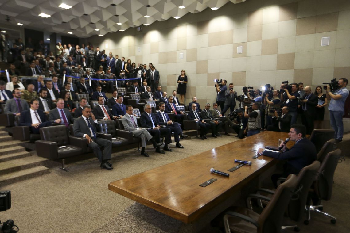 O ministro da Justiça e Segurança Pública, Sergio Moro, se reúne com governadores e secretários estaduais de Segurança Pública para apresentar o Projeto de Lei Anticrime.