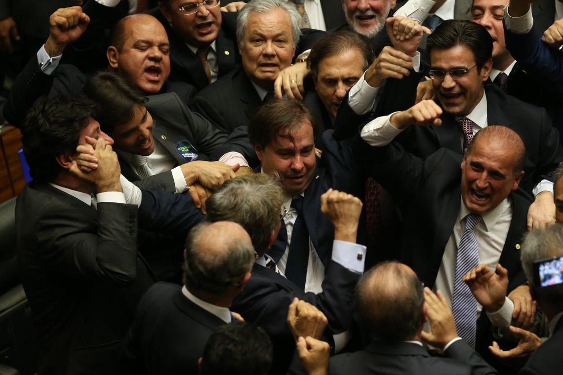 Fabio Rodrigues Pozzebom/Agência Brasil Brasília - O deputado Rodrigo Maia (DEM-RJ) foi eleito presidente da Câmara dos Deputados, com 285 votos. (Fabio Rodrigues Pozzebom/Agência Brasil)