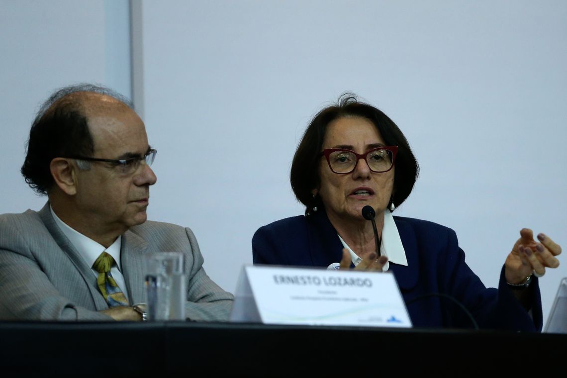 Valter Campanato/Agência Brasil Brasília - O presidente do Ipea, Ernesto Lozardo, e a diretora-presidente do Serpro, Glória Guimarães, durante divulgação dos resultados preliminares das políticas públicas sociais (Valter Campanato/Agência Brasil)