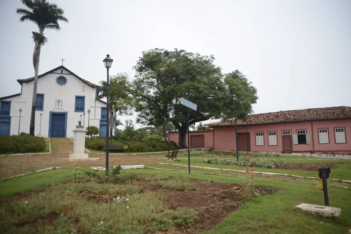 ABR; José Cruz/Agencia Brasil Localizada na região noroeste de Minas Gerais e conhecida como Cidade do Ouro, Paracatu conta atualmente com a maior mina de ouro do país e a maior do mundo a céu aberto.