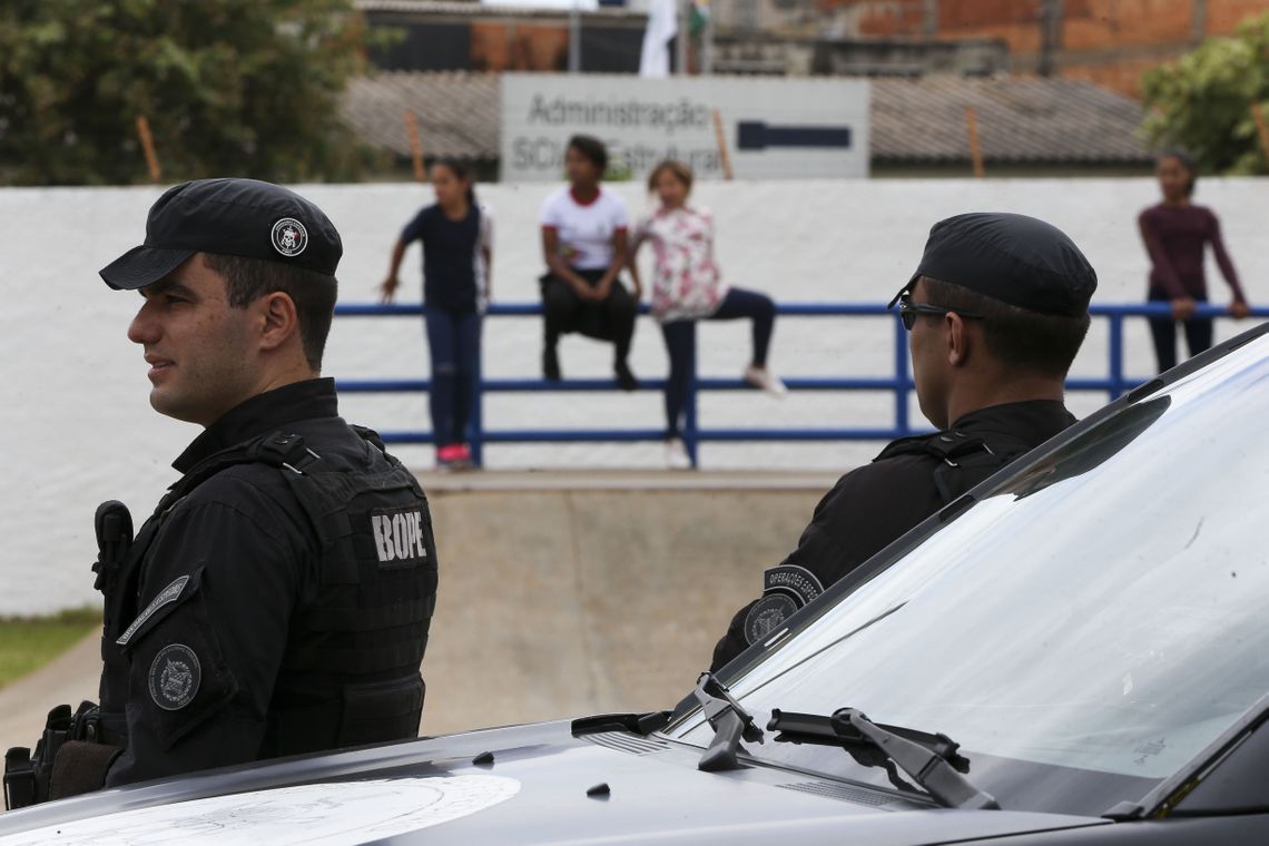 Marcelo Camargo/Agência Brasil Primeiro dia de aulas no CED 01 da Estrutural, uma das escolas públicas do DF onde foi implementado o modelo cívico-militar.