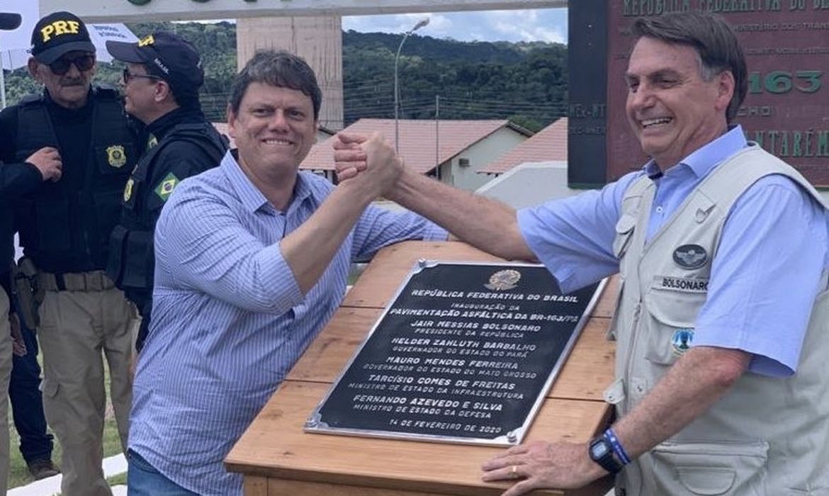 O presidente @jairbolsonaro
 participou da inauguração da pavimentação dos 51 Km da BR-163/PA. 