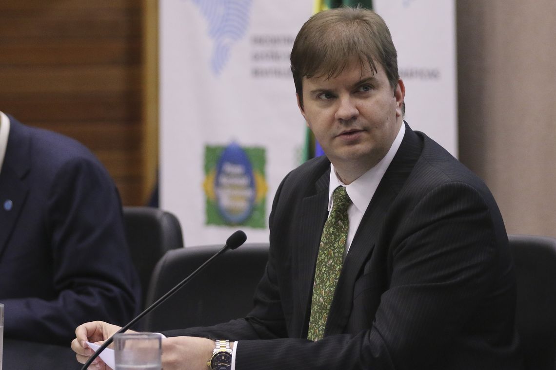 Valter Campanato/Agência Brasil O ministro do Desenvolvimento Regional, Gustavo Canuto, durante abertura do Encontro Nacional de Gestão de Recursos Hídricos e Revitalização de Bacias Hidrográficas, em Brasília.