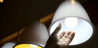 BrasÃlia - O consumo de energia elétrica fechou os primeiros três meses do ano com queda acumulada de 4,2% em relação ao mesmo perÃodo do ano passado (Marcelo Camargo/Agência Brasil)