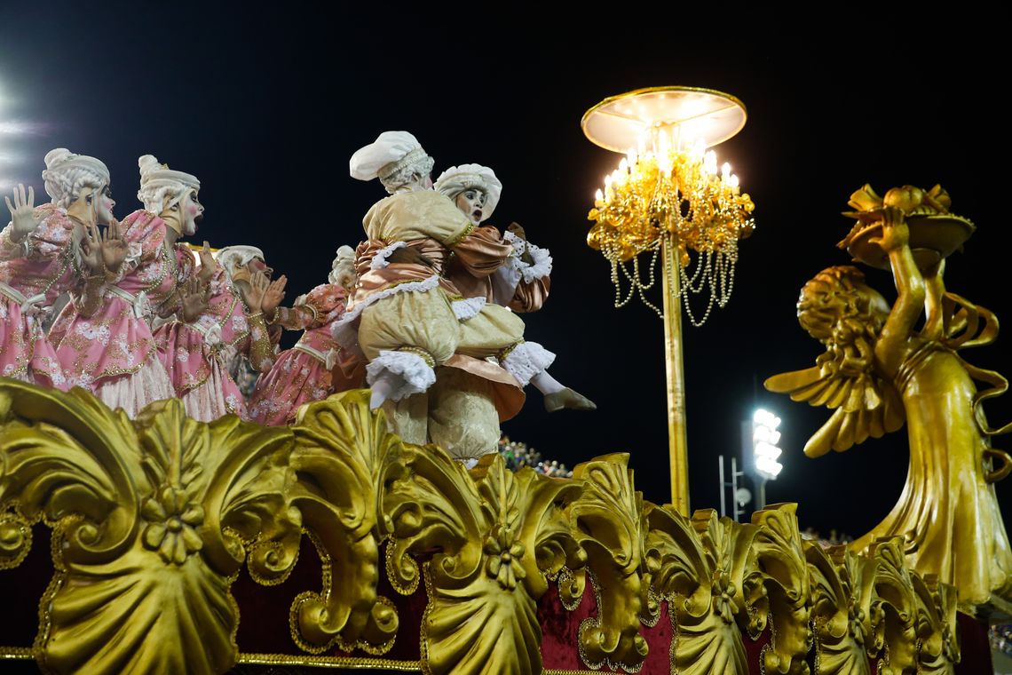 Tânia Rêgo; Agência Brasil Rio de Janeiro - Desfile da União da Ilha no segundo dia de apresentações do Grupo Especial das Escolas de Samba do Rio, na Sapucaí (Tânia Rêgo/Agência Brasil)
