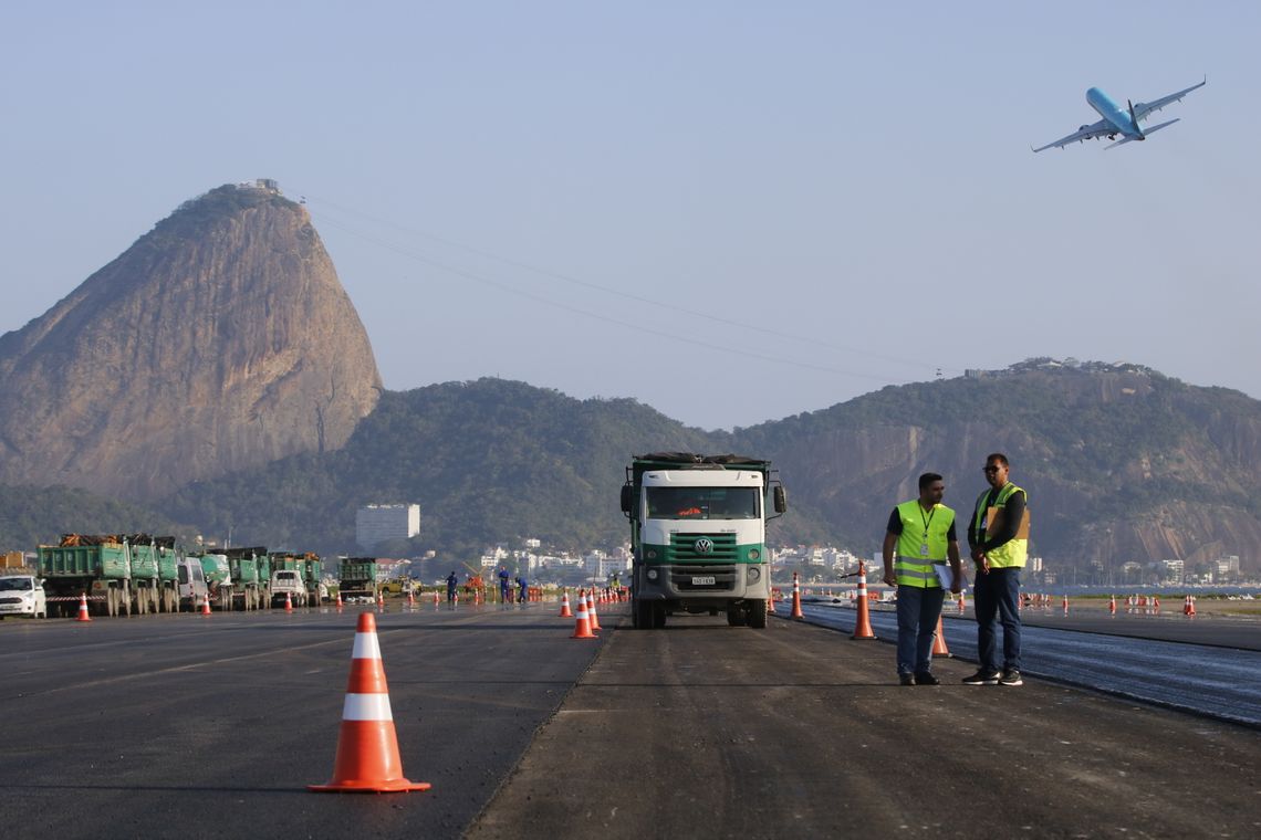 Pista principal do Aeroporto Santos Dumont será liberada no sábado Agência Brasil