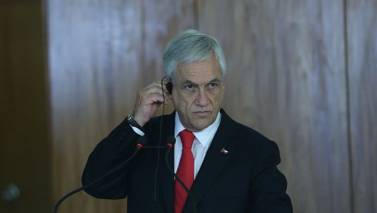 O presidente do Chile, Sebastián Piñera, fala à imprensa no Palácio do Planalto