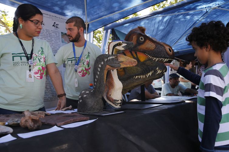 O festival Museu Nacional Vive, na Quinta da Boa Vista, mostra ao público o trabalho de pesquisadores e parte do acervo, após o grande incêndio de 2 de setembro no Museu Nacional do Rio de Janeiro.