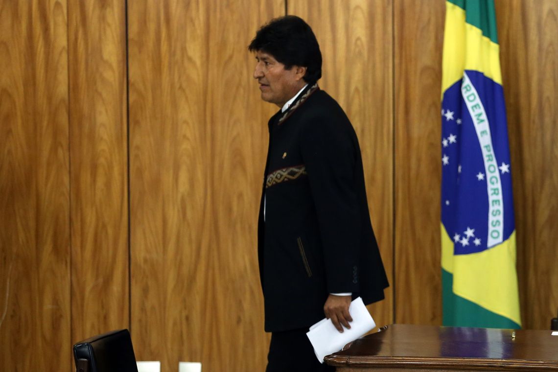 José Cruz/Agência Brasil Brasília - O presidente da Bolívia, Evo Morales, é recebido no Palácio do Planalto pelo presidente Michel Temer (José Cruz/Agência Brasil)