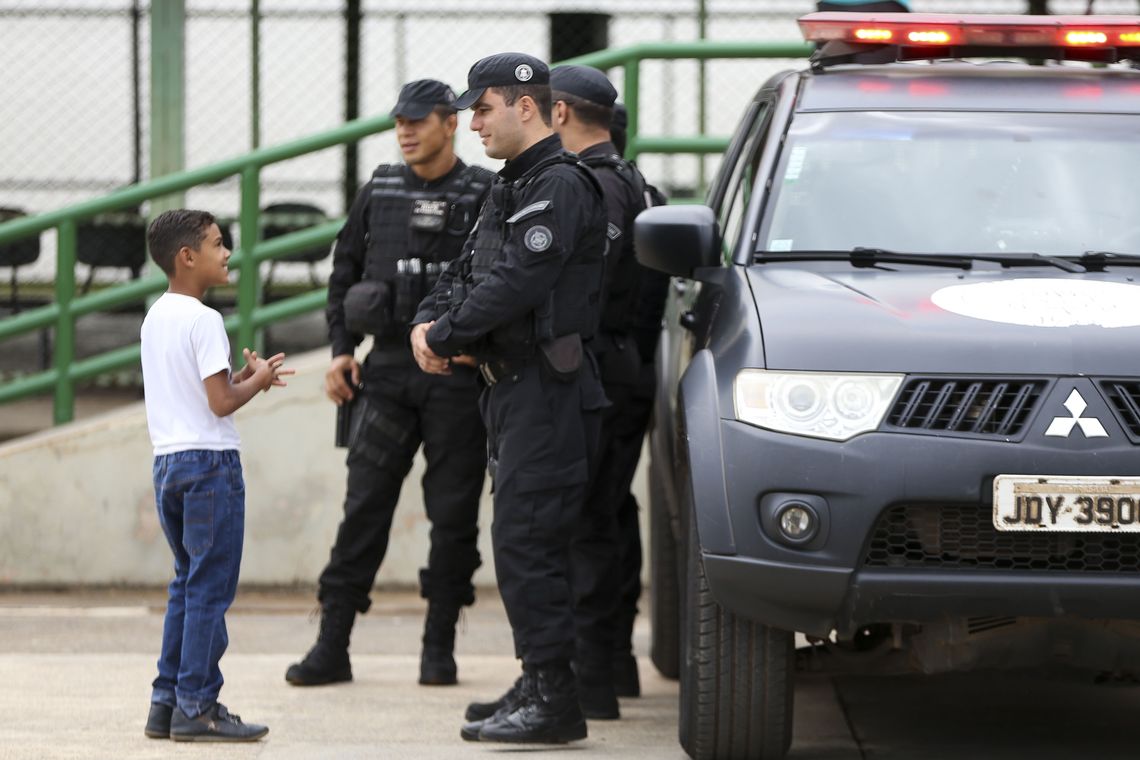 Marcelo Camargo/Agência Brasil Primeiro dia de aulas no CED 01 da Estrutural, uma das escolas públicas do DF onde foi implementado o modelo cívico-militar.