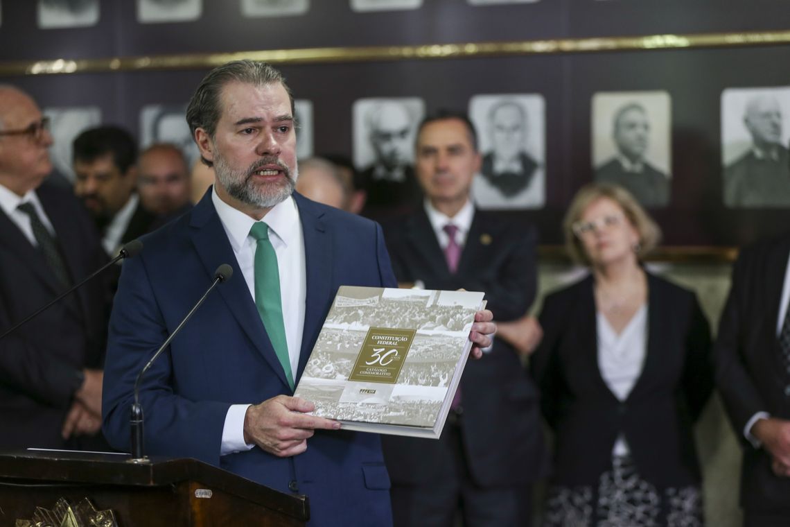 Fabio Rodrigues Pozzebom/Agência Brasil O presidente Michel Temer participa de sessão solene no Supremo Tribunal Federal (STF) em comemoração aos 30 anos da Constituição brasileira.