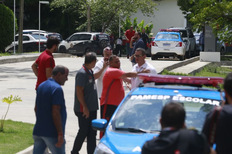 Um incêndio no centro de treinamento do Flamengo, na zona oeste da cidade do Rio de Janeiro, deixou dez mortos.