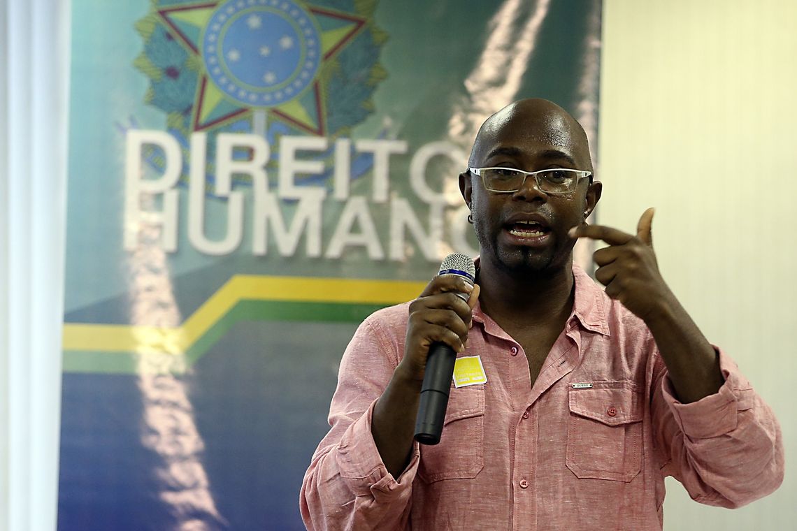Valter Campanato/Agência Brasil Washington Dias, do Conselho Nacional de Combate à Discriminação de LGBT, participa do lançamento do Pacto Nacional de Enfrentamento à LGBTfobia.