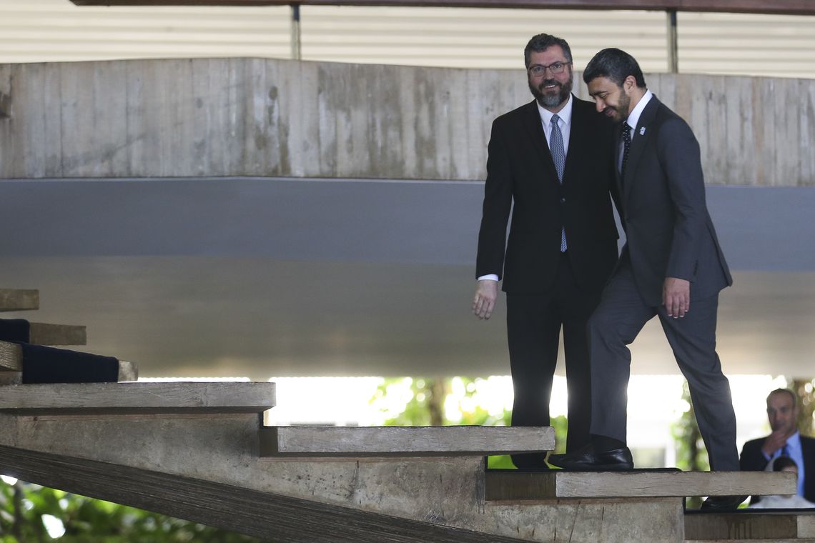 José Cruz/Agência Brasil O ministro das Relações Exteriores, Ernesto Araújo, recebe o ministro dos Negócios Estrangeiros e Cooperação Internacional dos Emirados Árabes Unidos, Xeique Abdullah bin Zayed Al Nahayan, no Palácio Itamaraty.