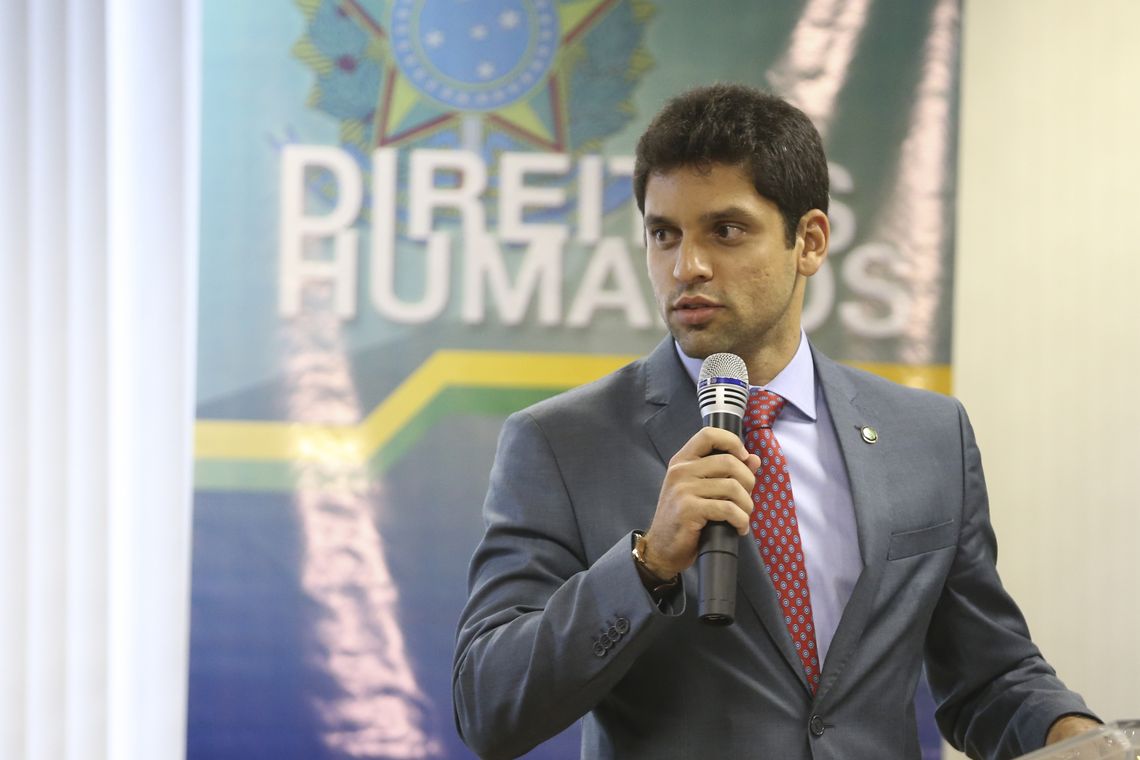 Valter Campanato/Agência Brasil O secretário-executivo do Ministério dos Direitos Humanos, Engels Augusto Muniz, participa do lançamento do Pacto Nacional de Enfrentamento à LGBTfobia.