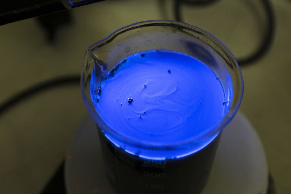 Marcello Casal JrAgência Brasil O Instituto de Química da UNB, em parceria com a Embrapa, desenvolveu uma nanotecnologia capaz de incrementar a produtividade das plantas, aumentar o valor nutritivo dos alimentos, a substância Krill A32.