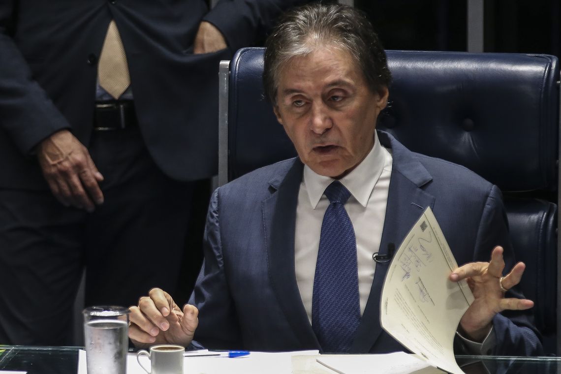 Antonio Cruz/Agência Brasil O presidente do Senado, Eunício Oliveira, durante sessão plenária que aprovou projeto de Lei da Câmara que trata da reorganização e modernização da Justiça Militar da União.