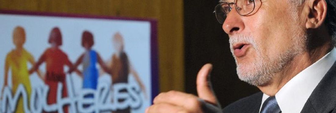 José Genoíno José Genoíno está entre os novos deputados que assumem