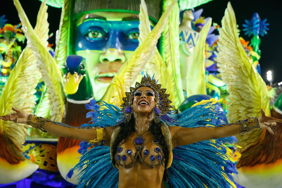 Tânia Rêgo; Agência Brasil Rio de Janeiro - Desfile da União da Ilha no segundo dia de apresentações do Grupo Especial das Escolas de Samba do Rio, na Sapucaí (Tânia Rêgo/Agência Brasil)