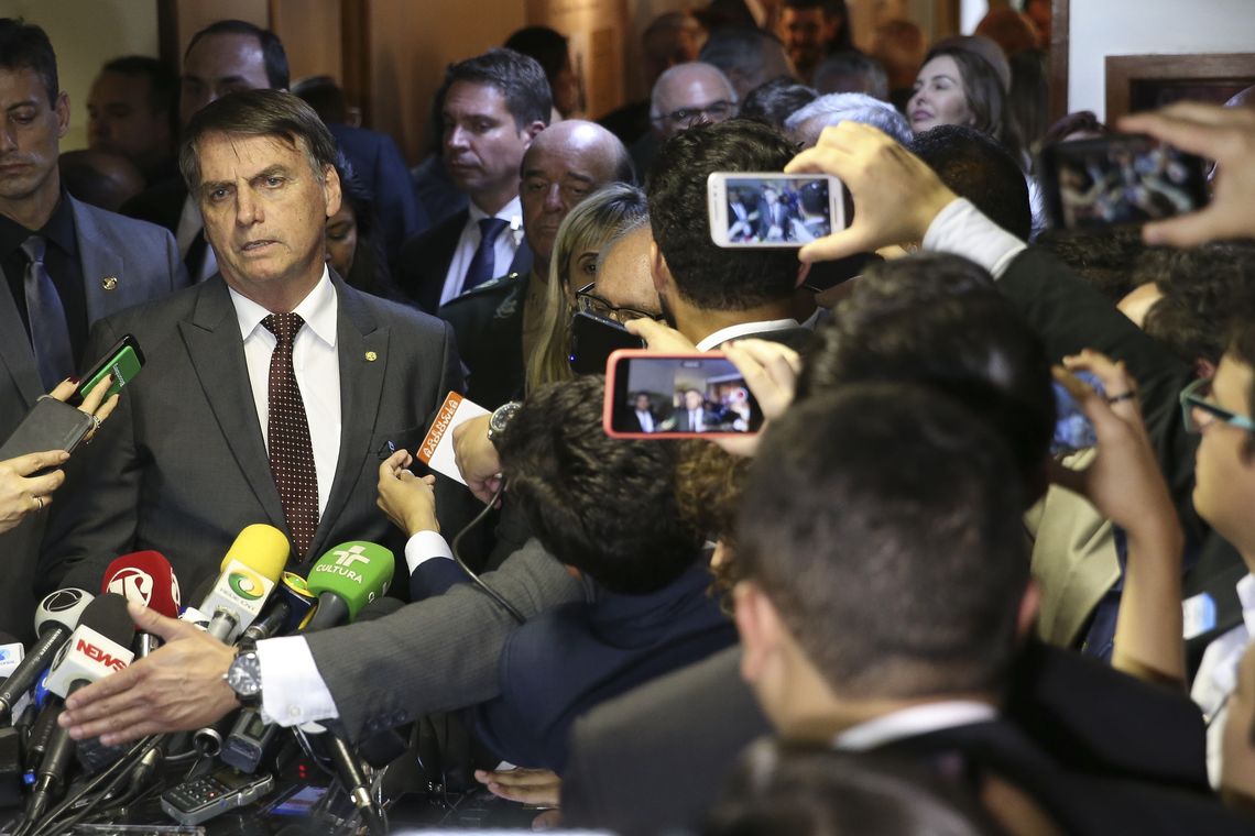 O presidente eleito Jair Bolsonaro fala Ã  imprensa apÃ³s encontro com o presidente do Superior Tribunal Militar (STM), JosÃ© Coelho Ferreira, no STM, em BrasÃ­lia.