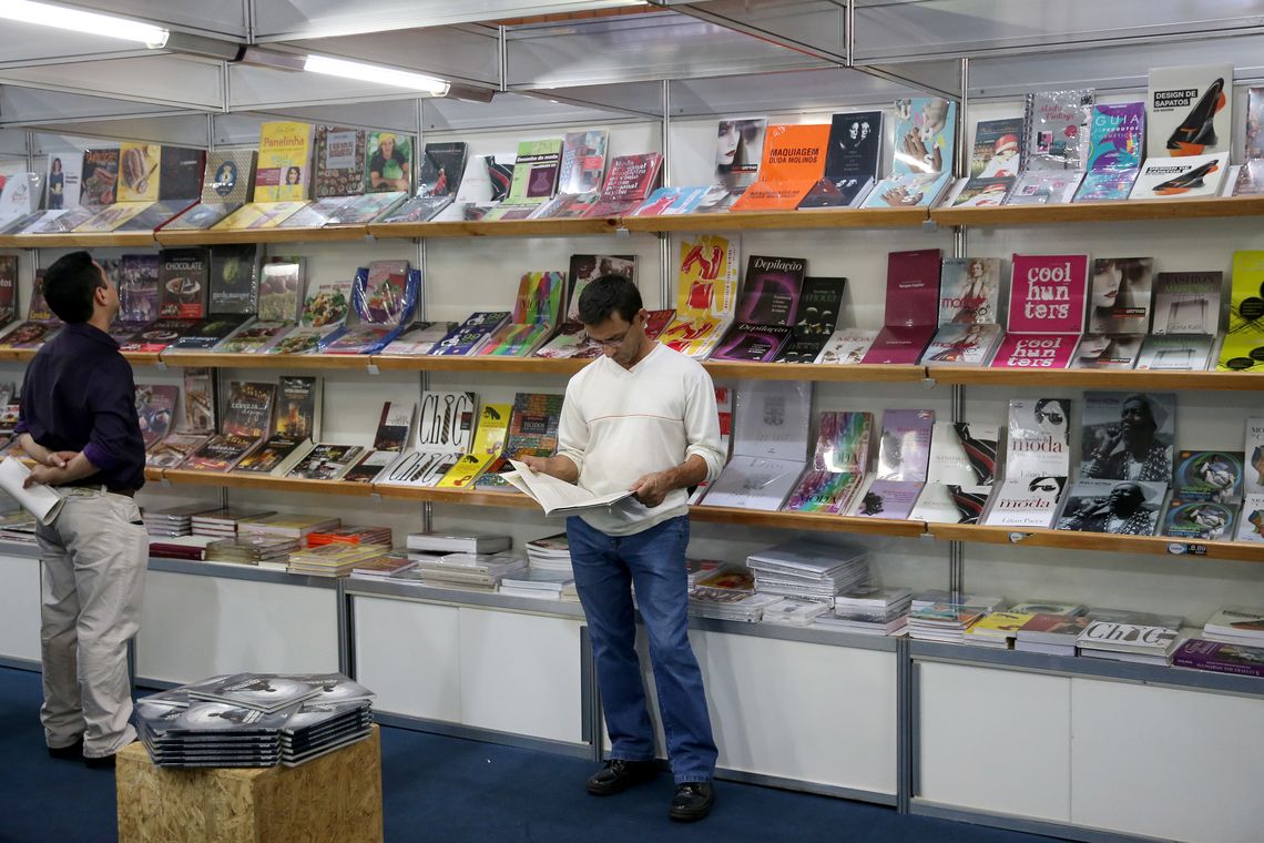 Wilson Dias/Agência Brasil Brasília - 33ª Feira do Livro de Brasília. Na programação tem debates, recitais, palestras, apresentações culturais e lançamentos de livros (Wilson Dias/Agência Brasil)