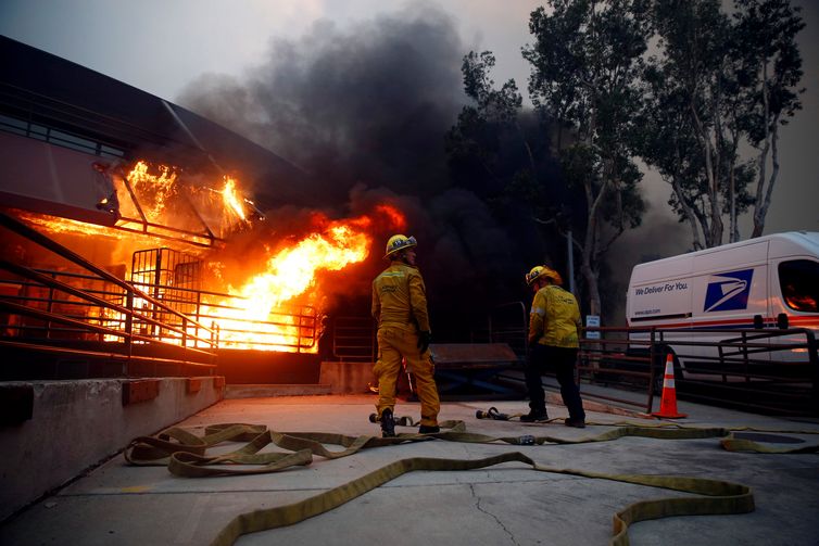  Incêndio, Califórnia, Malibu. REUTERS/Eric Thayer