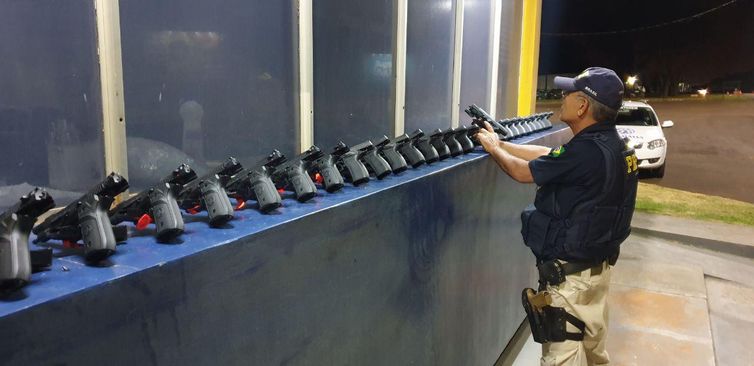 Do total de armas apreendidas, 20 são de fabricação argentina e as demais de origem turca
