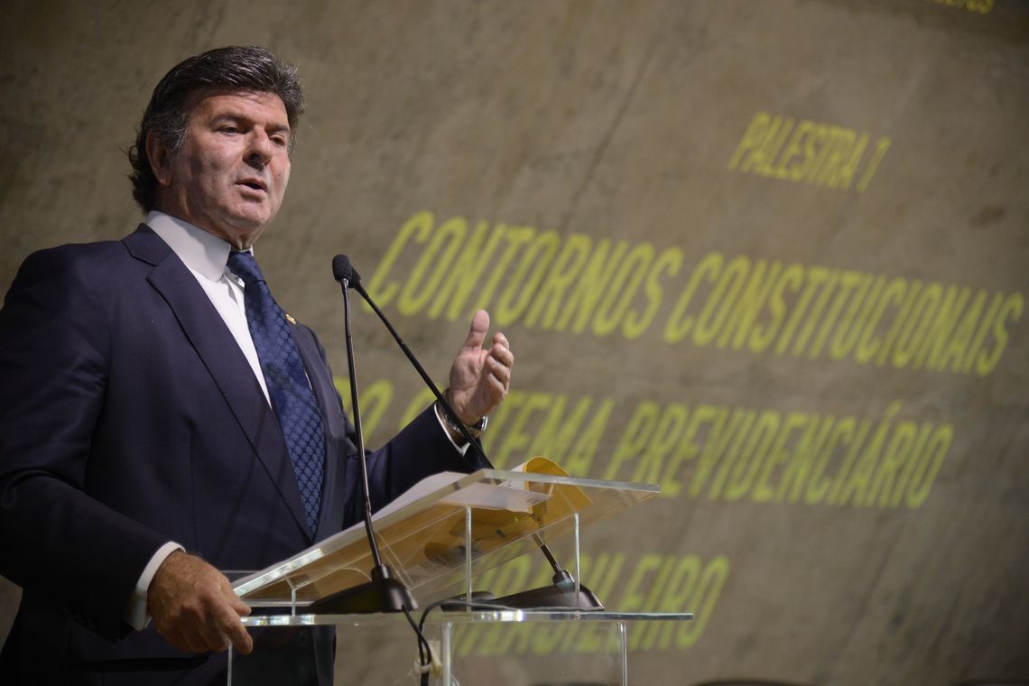 Tânia Rêgo/Agência Brasil O vice-presidente do Supremo Tribunal Federal (STF), Luiz Fux, participa do seminário Reforma da Previdência - uma Reflexão Necessária, no Centro Cultural da FGV, no Rio de Janeiro.