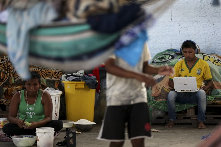 IndÃgenas venezuelanos, da etnia Warao, são acolhidos no abrigo Janokoida, em Pacaraima.
