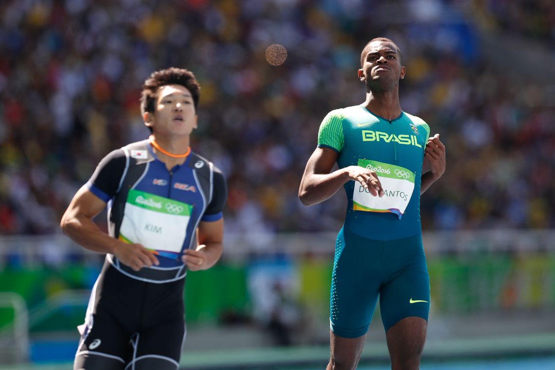 Fernando Frazão/Agência Brasil Rio de Janeiro - O brasileiro Vitor Hugo dos Santos termina em quinto lugar na sua bateria e não se classifica na prova de 100 metros rasos de atletismo (Fernando Frazão/Agência Brasil)