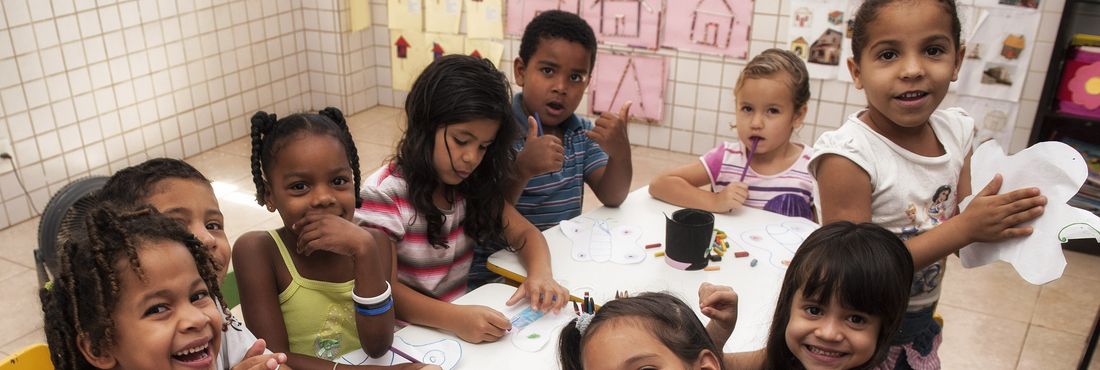 Creche Renascer, na Cidade Estrutural, região do Distrito Federal - educação infantil Creche Renascer, na Cidade Estrutural, no Distrito Federal