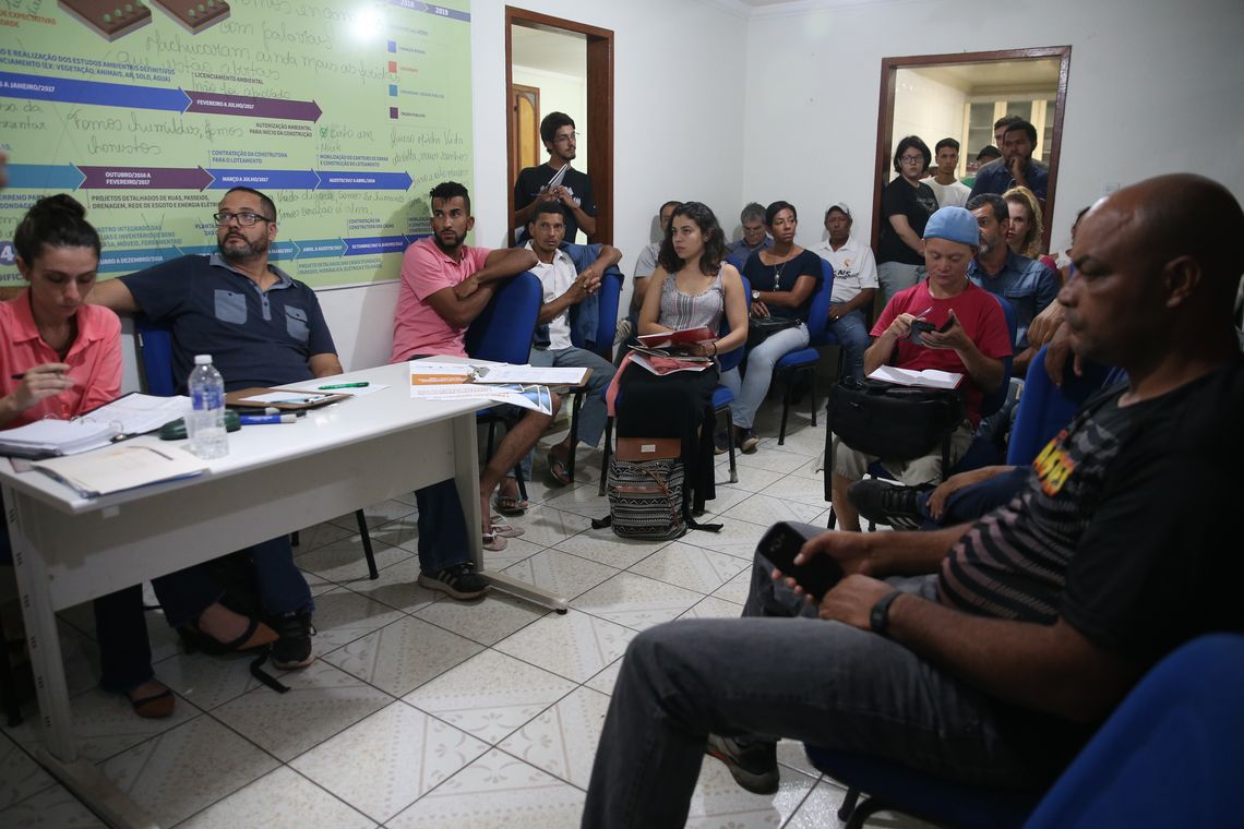 José Cruz/Agência Brasil Mariana (MG) - Reunião de membros da Comissão de Atingidos com moradores de Paracatu, dois anos após a tragédia do rompimento da Barragem de Fundão, da mineradora Samarco (José Cruz/Agência Brasil)