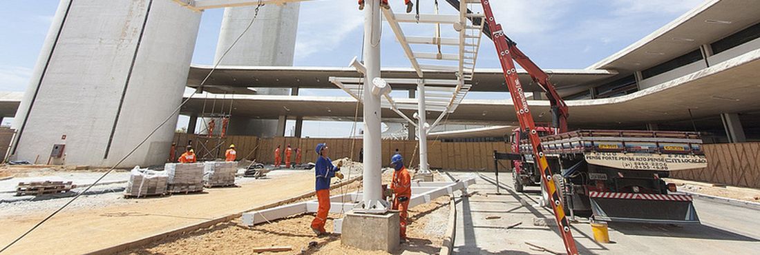 Belo Horizonte - Aeroporto Internacional Tancredo Neves /Confins Obras realizadas em Belo Horizonte, no Aeroporto Internacional Tancredo Neves /Confins