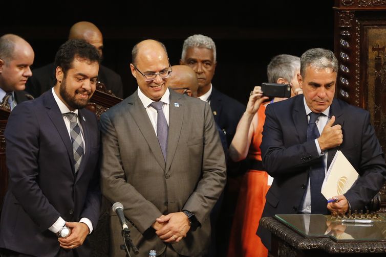  Governador Wilson Witzel e o deputado André Ceciliano, durante a cerimônia de posse dos deputados estaduais eleitos para a Assembleia Legislativa do Rio de Janeiro.