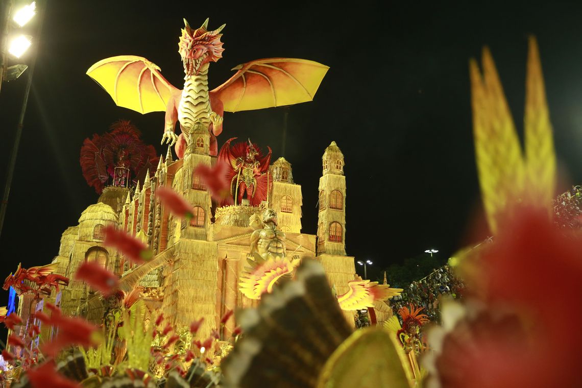 Desfile da UniÃ£o da Ilha no Carnaval 2019 no Rio de Janeiro