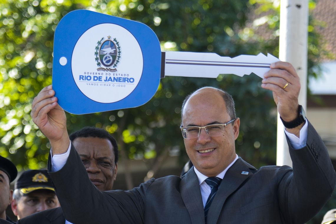 Tomaz Silva/Agência Brasil O governador Wilson Witzel participa de entrega, pelo Gabinete de Intervenção Federal, de viaturas para a Polícia Militar no Batalhão de Choque, no centro do Rio.