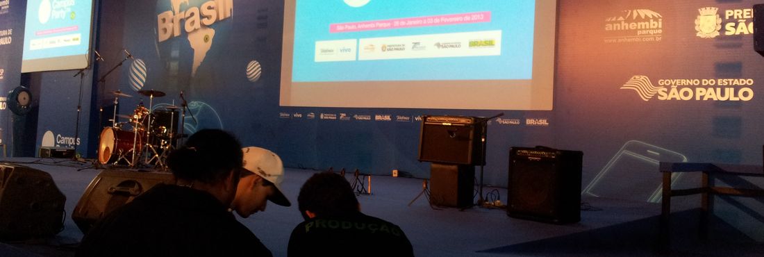 palco principal Campus Party Brasil 2013 #cpbr6 #ebcnarede palco principal Campus Party Brasil 2013 #cpbr6 #ebcnarede