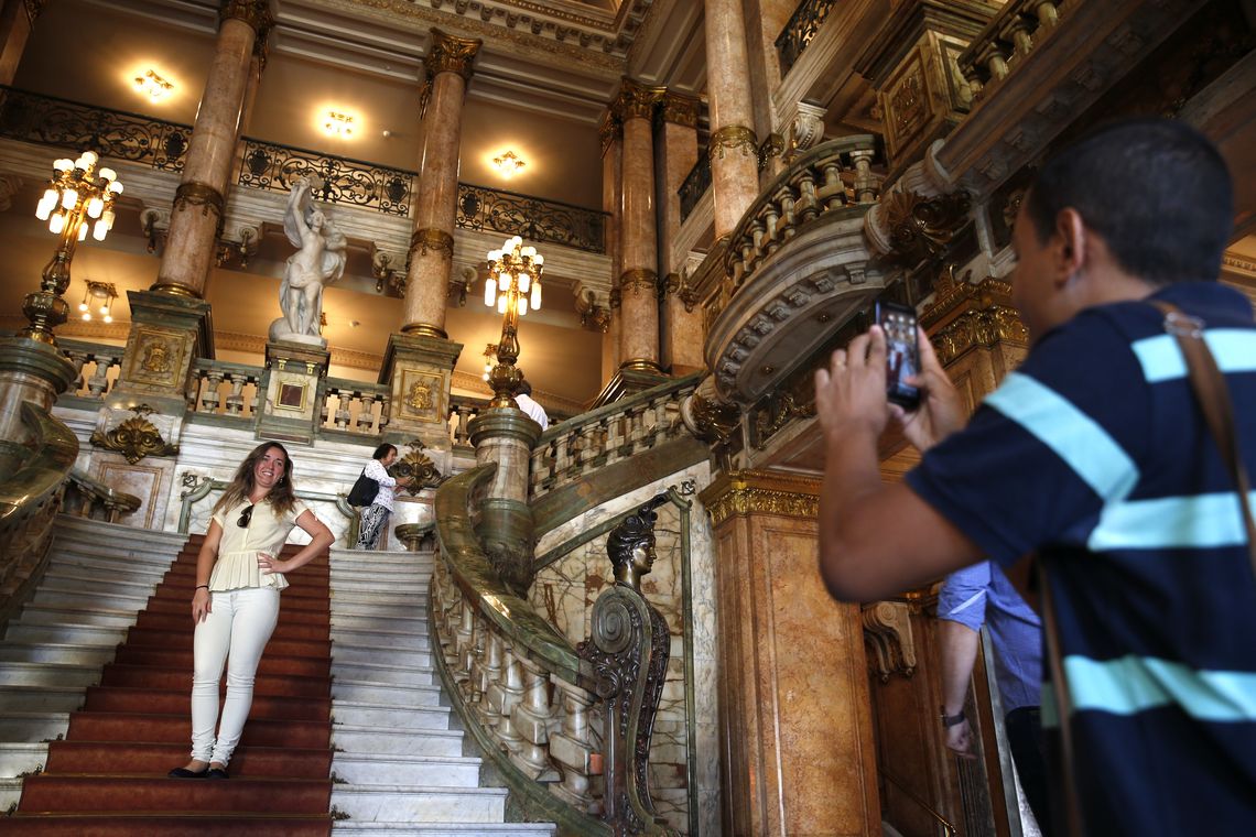 Tânia Rêgo/Agência Brasil Rio de Janeiro - O Theatro Municipal do Rio de Janeiro abre sua programação gratuita em comemoração aos seus 108 anos (Tânia Rêgo/Agência Brasil)